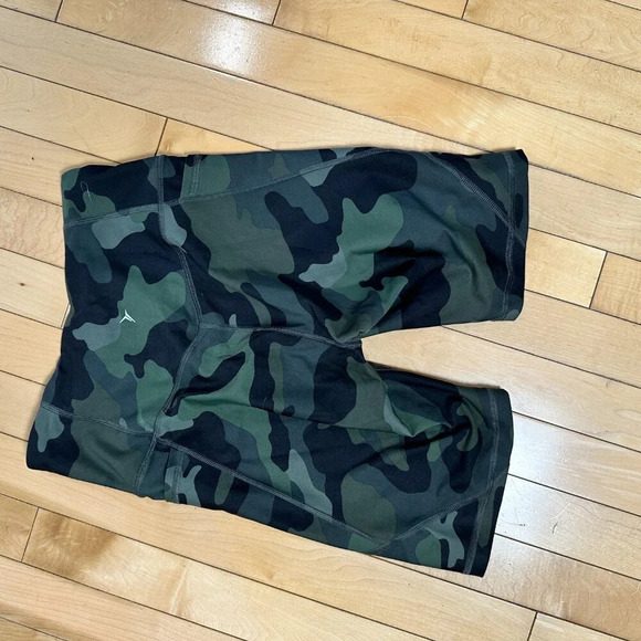 OLD NAVY Active PowerSoft Green Camo Biker Shorts size Small - Picture 4 of 6
